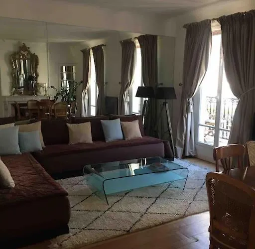 Côté Arc De Triomphe *